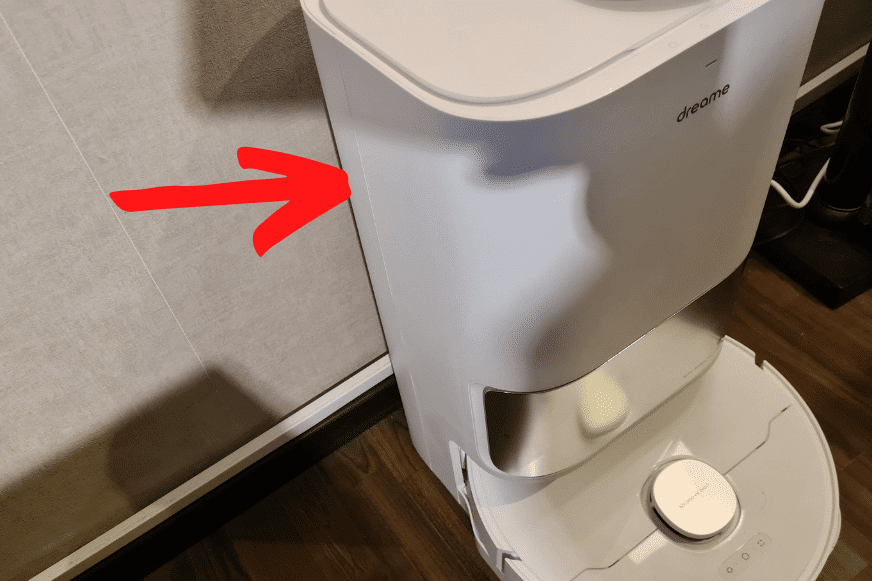 Die Basisstation des Dreame L10s Ultra ist von der Seite zu sehen.